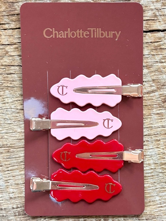 Charlotte Tilbury Accessories - Charlotte Tilbury Limited Edition, Wavy, Crease-Free Hair Clips- 4 Pack